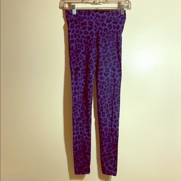 Women’s PINK by Victoria Secret Cheetah Print Leggings - Picture 1 of 7